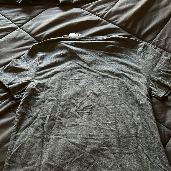 Women’s gray v-neck - Picture 4 of 5